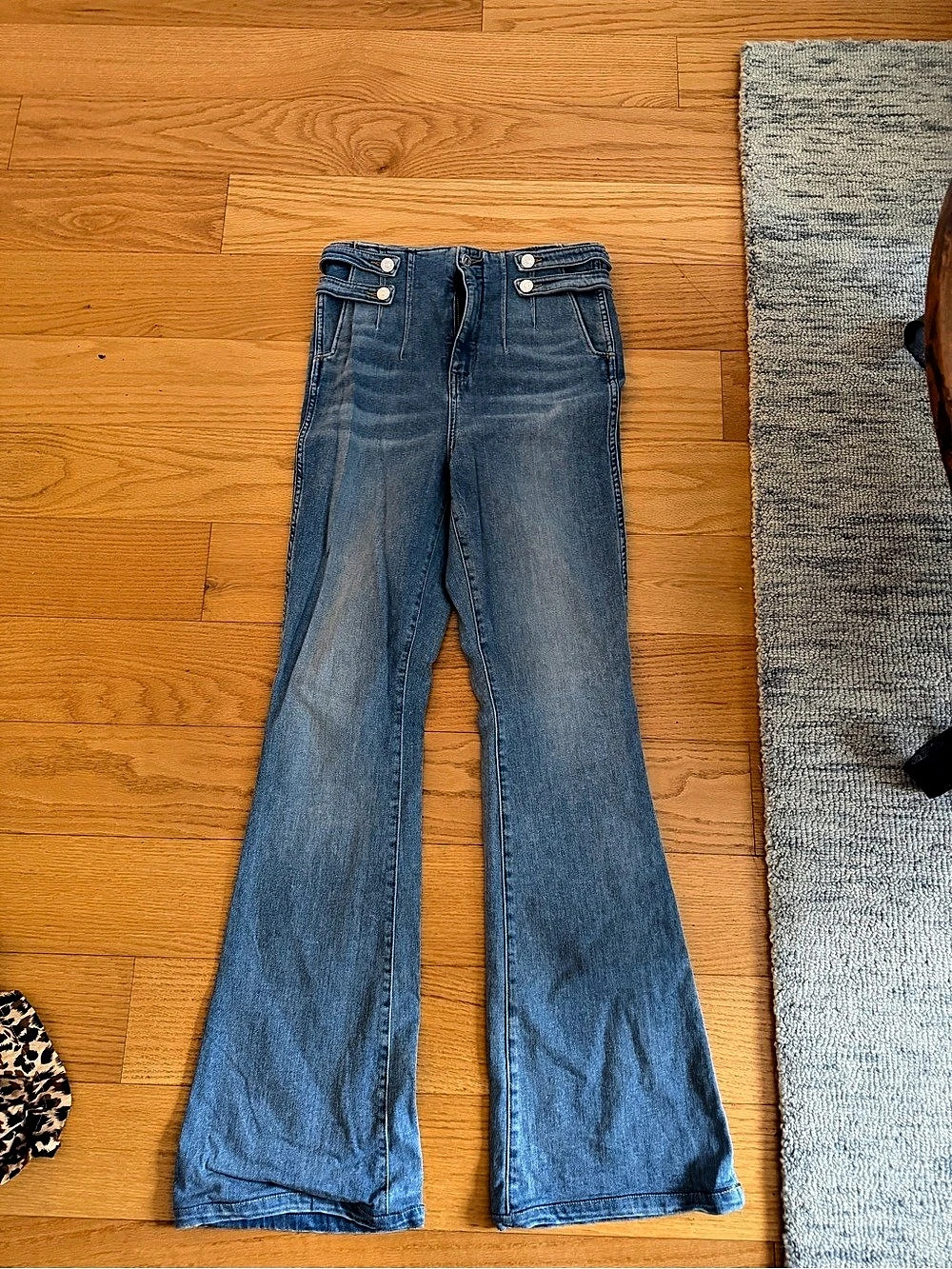 Veronica Beard High-Rise Flared Jeans Flare Jeans in Blue Size M (29) Like New